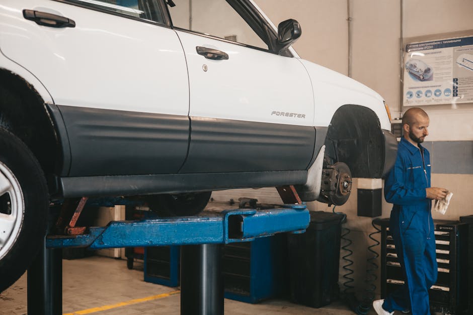 KFZ-Werkstatt bei der Arbeit